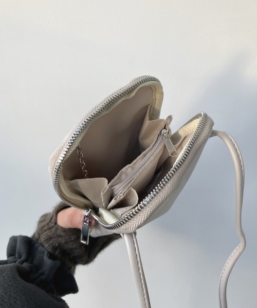 AS KNOW AS plus（アズノゥアズプラス）の「○シード マルチショルダーバッグ（ショルダーバッグ・レディース・グレー/アイボリー/ブラック・FREE）」の13枚目の写真