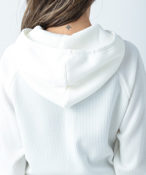 BAYFLOW（ベイフロー）の「ワッフルパーカー（パーカー・レディース・チャコール/グレイッシュベージュ/オフホワイト・FREE）」の16枚目の写真