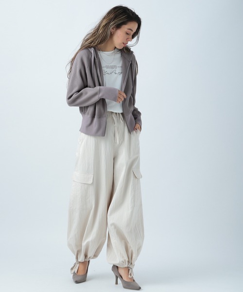 BAYFLOW（ベイフロー）の「ワッフルパーカー（パーカー・レディース・チャコール/グレイッシュベージュ/オフホワイト・FREE）」の11枚目の写真