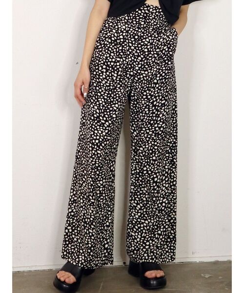 EMODA(エモダ)の「スーパーハイウエストワイドパンツ(その他パンツ・レディース・ブラック/その他/ベージュ・SMALL/MEDIUM)」の1枚目の写真