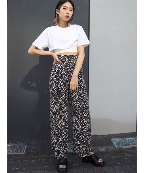 EMODA(エモダ)の「スーパーハイウエストワイドパンツ(その他パンツ・レディース・ブラック/その他/ベージュ・SMALL/MEDIUM)」の22枚目の写真