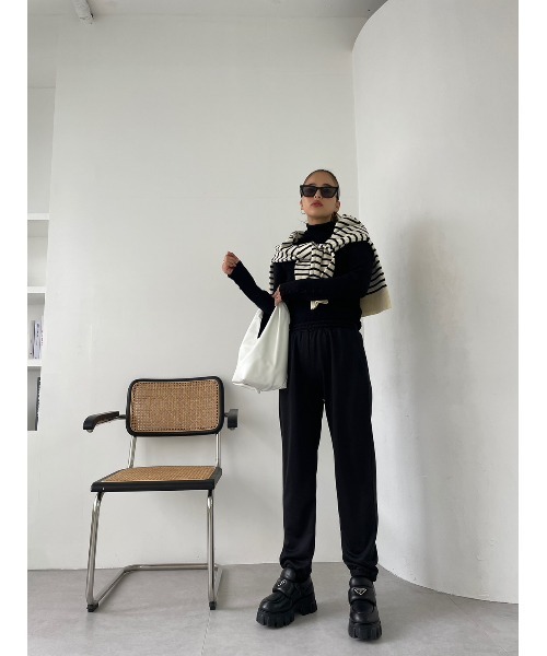 TRUNC（トランクエイティーエイト）の「Slim Fit Jogger Pants（スウェットパンツ・レディース・ブラック/ベージュ・SMALL/MEDIUM）」の17枚目の写真