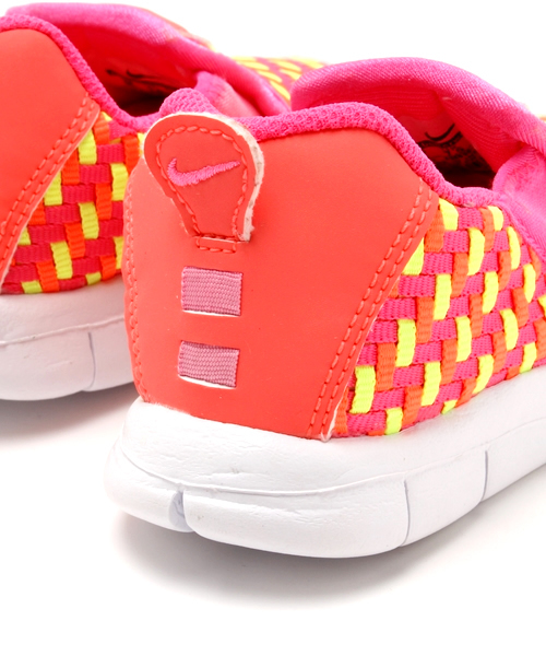 NIKE(ナイキ)の「NIKEフリーウーブンTD14cm~16cm(スニーカー・キッズ・ブラック/ピンク・14cm/16cm/15cm)」の9枚目の写真
