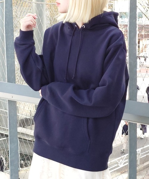 United Athle（ユナイテッドアスレ）の「しっかり厚手、ふんわり柔らか！【United Athle】T/C sweat pull over hoodie / スウェット プルオーバー パーカー 裏起毛 5618（パーカー・メンズ・サンドベージュ/ヘザーグレー/グリーン/ブラック/ダークブラウン/ネイビー/オリーブ/パープル/レッド/ホワイト/アッシュ/バーガンディー/ロイヤルブルー/オレンジ/ダークグレー/スミクロ/スモーキーグリーン系/ナチュラル/インディゴブルー・M/XL/L/S/XXL）」の13枚目の写真