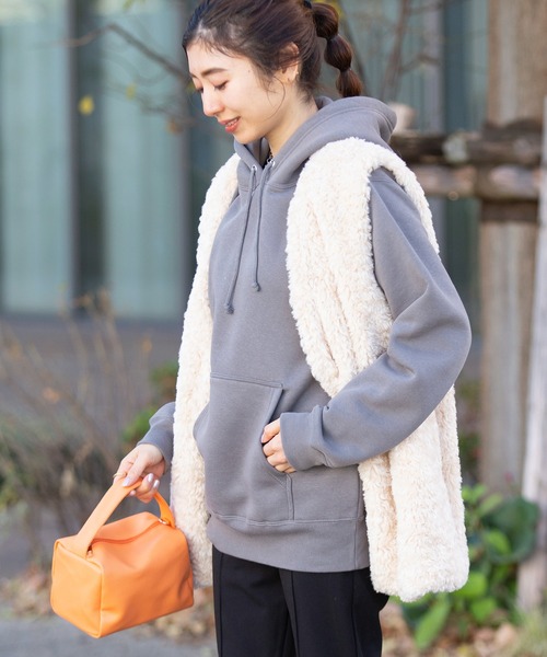 United Athle（ユナイテッドアスレ）の「しっかり厚手、ふんわり柔らか！【United Athle】T/C sweat pull over hoodie / スウェット プルオーバー パーカー 裏起毛 5618（パーカー・メンズ・サンドベージュ/ヘザーグレー/グリーン/ブラック/ダークブラウン/ネイビー/オリーブ/パープル/レッド/ホワイト/アッシュ/バーガンディー/ロイヤルブルー/オレンジ/ダークグレー/スミクロ/スモーキーグリーン系/ナチュラル/インディゴブルー・M/XL/L/S/XXL）」の5枚目の写真