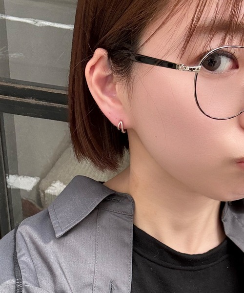 Phoebe(フィービィー)の「【金属アレルギー対応】【痛くないシリーズ】ダブルフープライトフィットイヤリング(イヤリング・レディース・ピンクゴールド/イエローゴールド・FREE)」の9枚目の写真