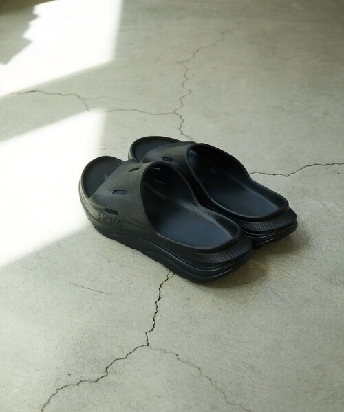 HOKA（ホカ）の「HOKA ONE ONE/ホカオネオネ ORA RECOVERY SLIDE 3/オラ リカバリー スライド 3（サンダル・メンズ・ブラック/グレー・9/8/10）」の4枚目の写真
