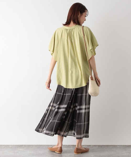 GLOBAL WORK（グローバルワーク）の「さらさらリラックスブラウス半袖/163460（シャツ/ブラウス・レディース・ライトブルー/ピンクベージュ/オフホワイト/ライトグリーン/ダークネイビー/オレンジ/ロイヤルブルー/ライトグレー/ブラック・SMALL/MEDIUM/LARGE）」の10枚目の写真