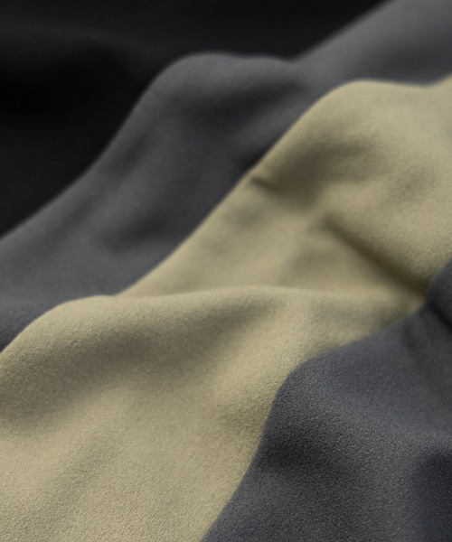 NYLAUS（ナイラス）の「ストレッチアムンゼン ブロックライン切り替え ショートスリーブ ビッグTシャツ（Tシャツ/カットソー・メンズ・ブラック/グレイッシュベージュ/グレイッシュブルー/ホワイト/チャコール・M/L）」の7枚目の写真