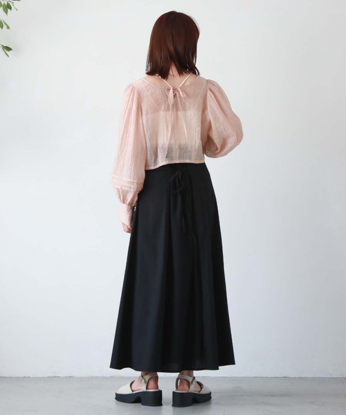 archives(アルシーヴ)の「2WAYコンパクトシアーブラウス(シャツ/ブラウス・レディース・ブラック/ブルー/オレンジ/オフホワイト・MEDIUM)」の18枚目の写真