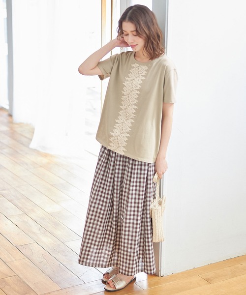 Viola e Viola（ヴィオラエヴィオラ）の「ガーデンレースプルオーバー（Tシャツ/カットソー・レディース・ブラック/ベージュ/ブルー・XX-LARGE/LARGE/X-LARGE/MEDIUM）」の10枚目の写真