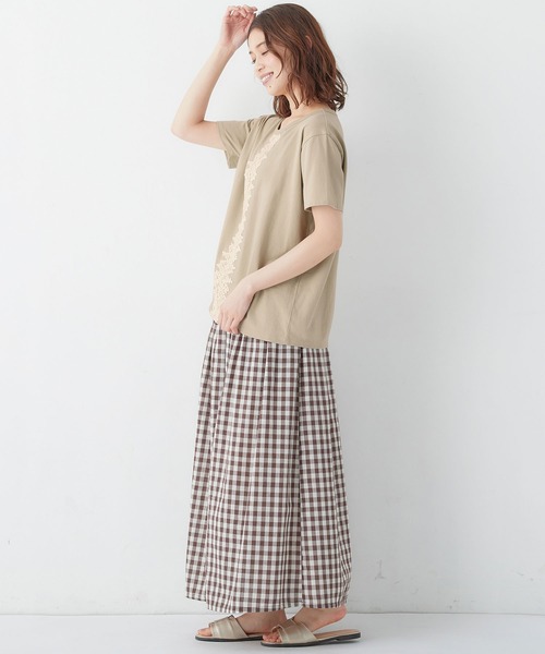 Viola e Viola（ヴィオラエヴィオラ）の「ガーデンレースプルオーバー（Tシャツ/カットソー・レディース・ブラック/ベージュ/ブルー・XX-LARGE/LARGE/X-LARGE/MEDIUM）」の14枚目の写真