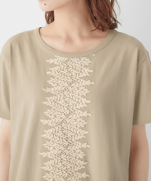 Viola e Viola（ヴィオラエヴィオラ）の「ガーデンレースプルオーバー（Tシャツ/カットソー・レディース・ブラック/ベージュ/ブルー・XX-LARGE/LARGE/X-LARGE/MEDIUM）」の4枚目の写真