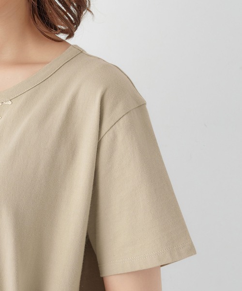 Viola e Viola（ヴィオラエヴィオラ）の「ガーデンレースプルオーバー（Tシャツ/カットソー・レディース・ブラック/ベージュ/ブルー・XX-LARGE/LARGE/X-LARGE/MEDIUM）」の5枚目の写真