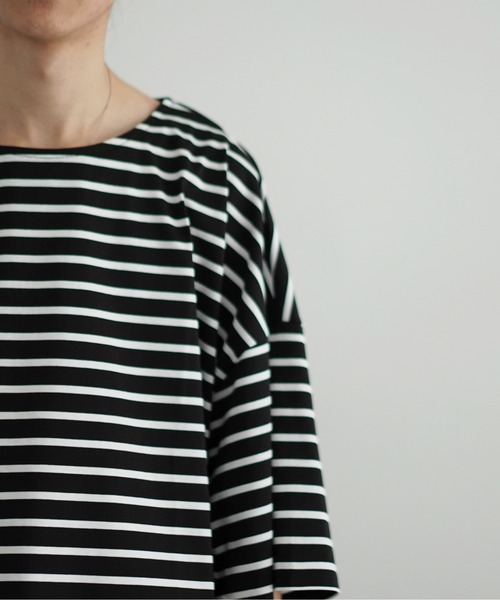 WhoWhat(フーワット)の「who what 5X CUT-SEW <SHORT SLEEVE>(Tシャツ/カットソー・メンズ・ホワイト×ブラック/ブラック×ホワイト・F)」の3枚目の写真
