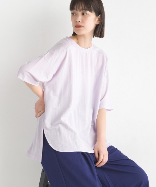 OMNES（オムネス）の「接触冷感オーバーサイズ半袖プルオーバー（Tシャツ/カットソー・レディース・ホワイト/ブルー/ブラック/モカ/イエロー/チャコールグレー/ホワイト系その他/ブラック×ホワイト/ブラウン/グリーン/キャメル/ネイビー/グレー/ラベンダー・FREE）」の12枚目の写真