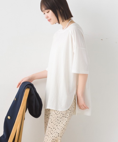 OMNES（オムネス）の「接触冷感オーバーサイズ半袖プルオーバー（Tシャツ/カットソー・レディース・ホワイト/ブルー/ブラック/モカ/イエロー/チャコールグレー/ホワイト系その他/ブラック×ホワイト/ブラウン/グリーン/キャメル/ネイビー/グレー/ラベンダー・FREE）」の22枚目の写真