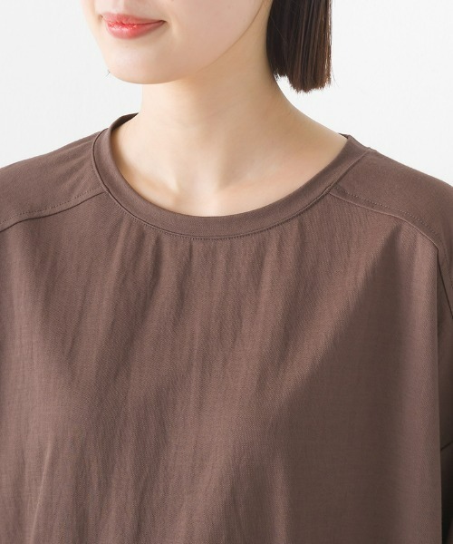 OMNES（オムネス）の「接触冷感オーバーサイズ半袖プルオーバー（Tシャツ/カットソー・レディース・ホワイト/ブルー/ブラック/モカ/イエロー/チャコールグレー/ホワイト系その他/ブラック×ホワイト/ブラウン/グリーン/キャメル/ネイビー/グレー/ラベンダー・FREE）」の15枚目の写真