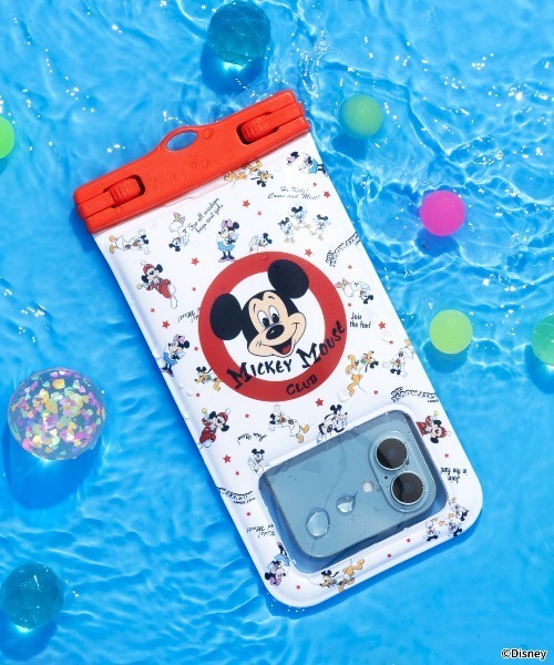 Hamee（ハミィ）の「各種スマートフォン対応 ディズニーキャラクター/DIVAID フローティング防水ケース ワイドサイズ ショルダーストラップ（スマホケース/カバー・レディース・イエロー/ホワイト×ブラック/ホワイト系その他/ブルーグリーン/ホワイト系その他2/ブルー系その他2/ホワイト×レッド/ラベンダー・FREE）」の2枚目の写真