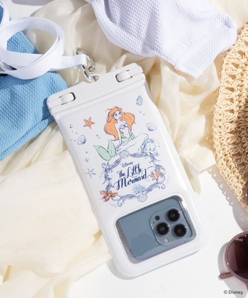 Hamee（ハミィ）の「各種スマートフォン対応 ディズニーキャラクター/DIVAID フローティング防水ケース ワイドサイズ ショルダーストラップ（スマホケース/カバー・レディース・イエロー/ホワイト×ブラック/ホワイト系その他/ブルーグリーン/ホワイト系その他2/ブルー系その他2/ホワイト×レッド/ラベンダー・FREE）」の4枚目の写真