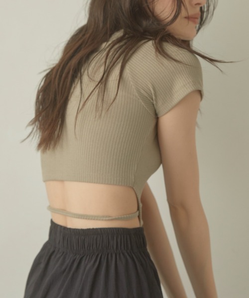 ACYM(アシーム)の「Side strap mini トップス(Tシャツ/カットソー・レディース・ブラック/カーキ/アイボリー・FREE)」の1枚目の写真