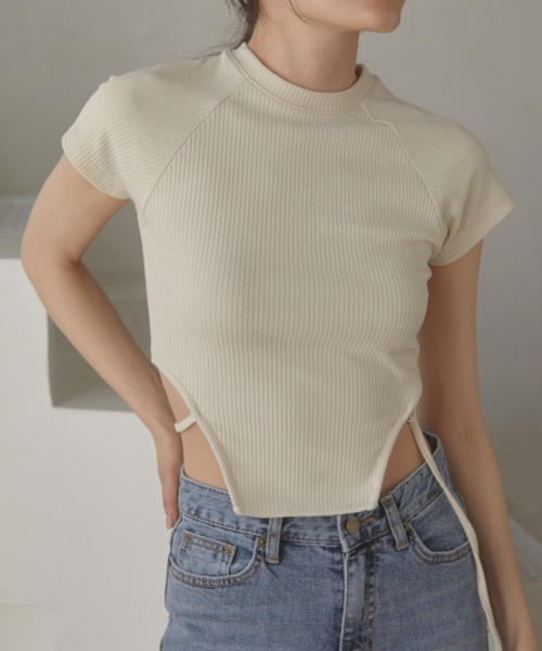 ACYM(アシーム)の「Side strap mini トップス(Tシャツ/カットソー・レディース・ブラック/カーキ/アイボリー・FREE)」の2枚目の写真