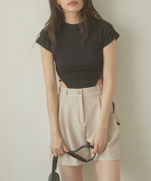ACYM(アシーム)の「Side strap mini トップス(Tシャツ/カットソー・レディース・ブラック/カーキ/アイボリー・FREE)」の3枚目の写真
