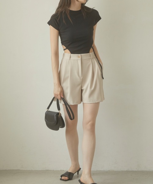 ACYM(アシーム)の「Side strap mini トップス(Tシャツ/カットソー・レディース・ブラック/カーキ/アイボリー・FREE)」の7枚目の写真