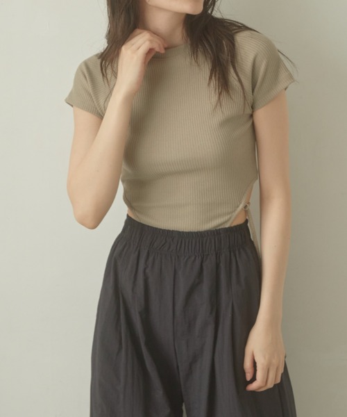 ACYM(アシーム)の「Side strap mini トップス(Tシャツ/カットソー・レディース・ブラック/カーキ/アイボリー・FREE)」の15枚目の写真