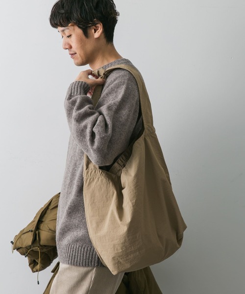 URBAN RESEARCH DOORS（アーバンリサーチドアーズ）の「『WEB限定カラー』ナイロンマーケットショルダー（ショルダーバッグ・メンズ・オレンジ系その他/ベージュ/ブラック/チャコールグレー/ネイビー/グレー・-）」の17枚目の写真