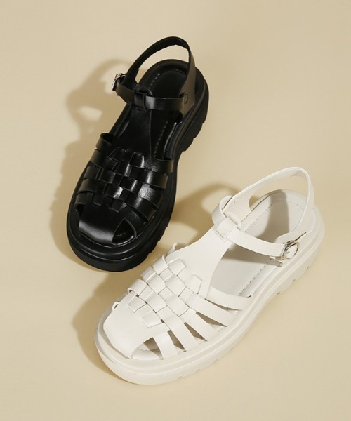 mebole(メボレ)の「トラックソールグルカサンダル(サンダル・レディース・ホワイト/ブラック・SMALL/MEDIUM/LARGE)」の2枚目の写真