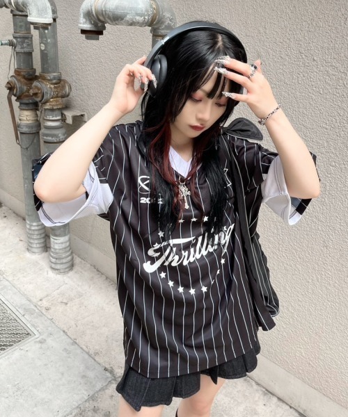 runningHIGH（ランニングハイ）の「韓国ブランド  runningHIGH ランニングハイ MOTOR CYCLE JERSEY H/S TOP  半袖Tシャツ ユニフォームシャツ 半袖トップス VネックTシャツ 半袖  韓国ファッション（Tシャツ/カットソー・レディース・ブラック/ホワイト/グレー・ONE SIZE）」の17枚目の写真