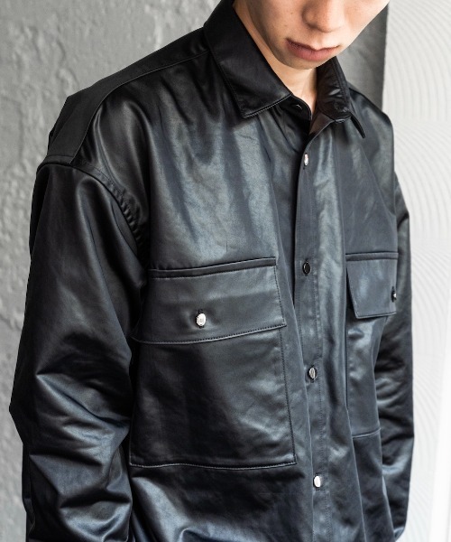 Enharmonic TAVERN（エンハーモニックタヴァーン）の「Leatherlike satin shirt（シャツ/ブラウス・メンズ・ホワイト/ブラック・44/46/48）」の17枚目の写真