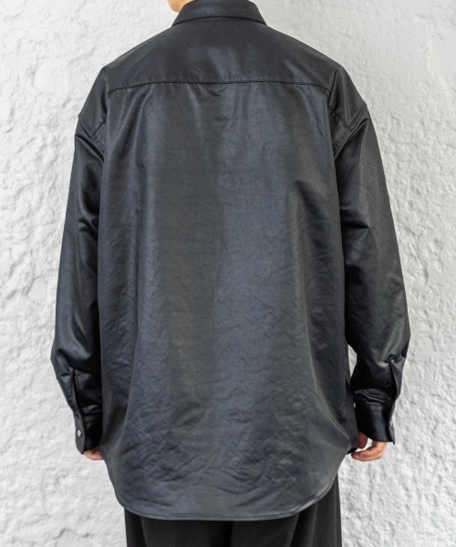 Enharmonic TAVERN（エンハーモニックタヴァーン）の「Leatherlike satin shirt（シャツ/ブラウス・メンズ・ホワイト/ブラック・44/46/48）」の20枚目の写真