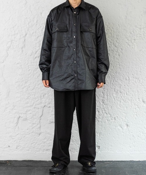 Enharmonic TAVERN（エンハーモニックタヴァーン）の「Leatherlike satin shirt（シャツ/ブラウス・メンズ・ホワイト/ブラック・44/46/48）」の5枚目の写真