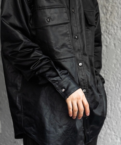 Enharmonic TAVERN（エンハーモニックタヴァーン）の「Leatherlike satin shirt（シャツ/ブラウス・メンズ・ホワイト/ブラック・44/46/48）」の13枚目の写真