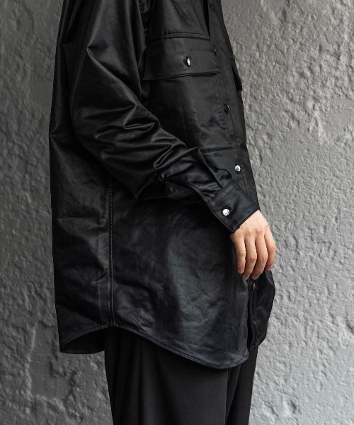 Enharmonic TAVERN（エンハーモニックタヴァーン）の「Leatherlike satin shirt（シャツ/ブラウス・メンズ・ホワイト/ブラック・44/46/48）」の10枚目の写真