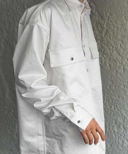 Enharmonic TAVERN（エンハーモニックタヴァーン）の「Leatherlike satin shirt（シャツ/ブラウス・メンズ・ホワイト/ブラック・44/46/48）」の21枚目の写真