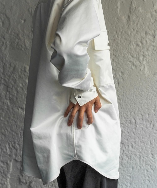 Enharmonic TAVERN（エンハーモニックタヴァーン）の「Leatherlike satin shirt（シャツ/ブラウス・メンズ・ホワイト/ブラック・44/46/48）」の19枚目の写真