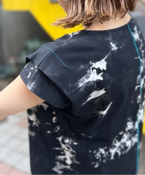 mi via loca（ミヴィアロカ）の「タイダイ配色ステッチ タックデザインTシャツ（Tシャツ/カットソー・レディース・ブラウン/ブラック・FREE）」の8枚目の写真