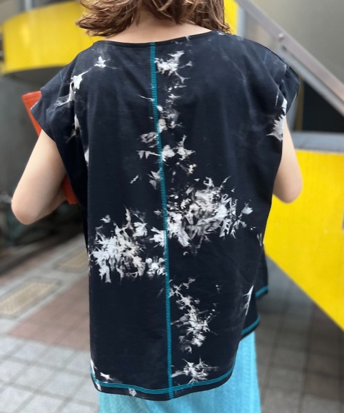 mi via loca（ミヴィアロカ）の「タイダイ配色ステッチ タックデザインTシャツ（Tシャツ/カットソー・レディース・ブラウン/ブラック・FREE）」の5枚目の写真