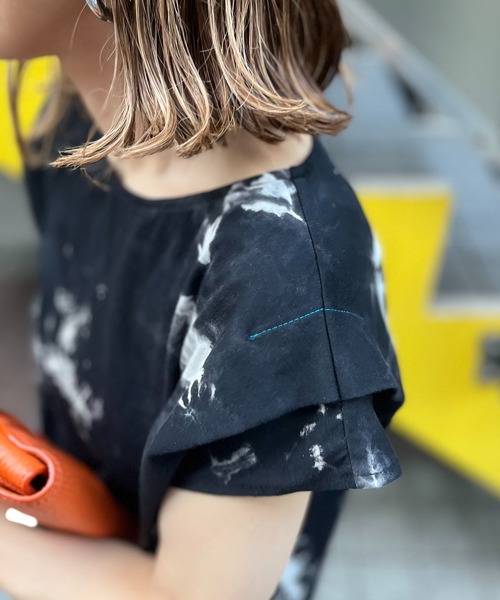 mi via loca（ミヴィアロカ）の「タイダイ配色ステッチ タックデザインTシャツ（Tシャツ/カットソー・レディース・ブラウン/ブラック・FREE）」の9枚目の写真