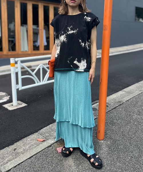 mi via loca（ミヴィアロカ）の「タイダイ配色ステッチ タックデザインTシャツ（Tシャツ/カットソー・レディース・ブラウン/ブラック・FREE）」の12枚目の写真