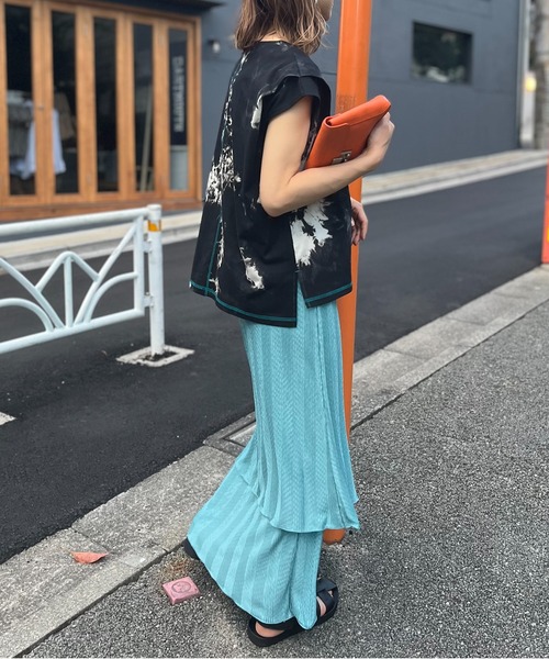 mi via loca（ミヴィアロカ）の「タイダイ配色ステッチ タックデザインTシャツ（Tシャツ/カットソー・レディース・ブラウン/ブラック・FREE）」の14枚目の写真