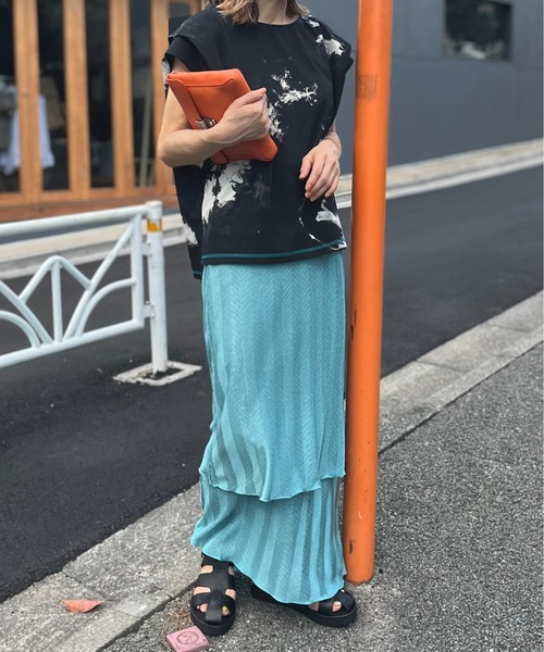 mi via loca（ミヴィアロカ）の「タイダイ配色ステッチ タックデザインTシャツ（Tシャツ/カットソー・レディース・ブラウン/ブラック・FREE）」の13枚目の写真