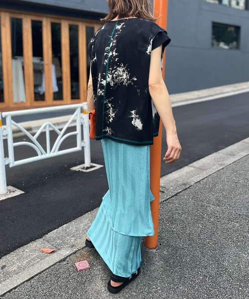 mi via loca（ミヴィアロカ）の「タイダイ配色ステッチ タックデザインTシャツ（Tシャツ/カットソー・レディース・ブラウン/ブラック・FREE）」の15枚目の写真