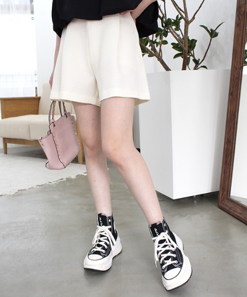 MODE ROBE(モードローブ)の「チェックタックショートパンツ(その他パンツ・レディース・グリーン/アイボリー/ブラック・M/S)」の2枚目の写真