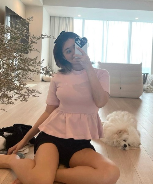 epine(エピヌ)の「Ee peplum tee(Tシャツ/カットソー・レディース・ブラック/ホワイト/ピンク・FREE)」の6枚目の写真