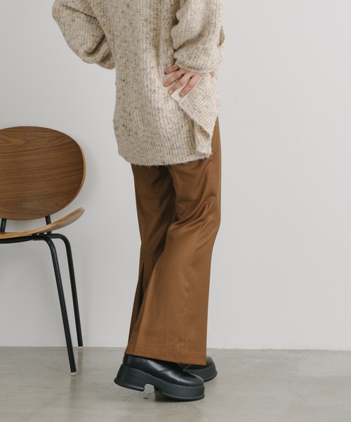 Kastane（カスタネ）の「【2サイズ展開/WEB限定カラーあり】ヘムプリーツスラックス（スラックス・レディース・ブラック/グレー/サックスブルー/ブラウン・0/1）」の11枚目の写真