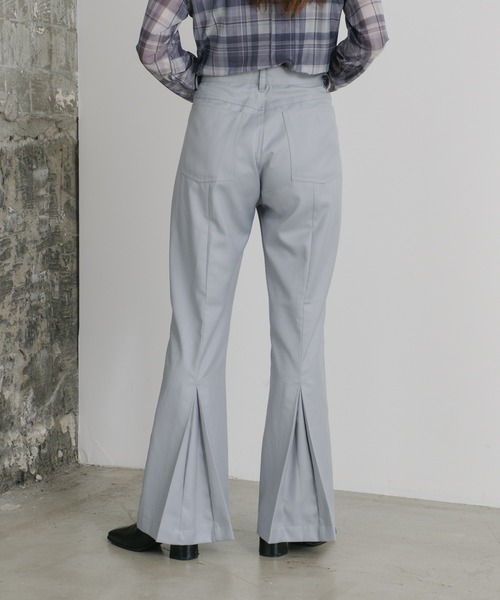 Kastane（カスタネ）の「【2サイズ展開/WEB限定カラーあり】ヘムプリーツスラックス（スラックス・レディース・ブラック/グレー/サックスブルー/ブラウン・0/1）」の16枚目の写真